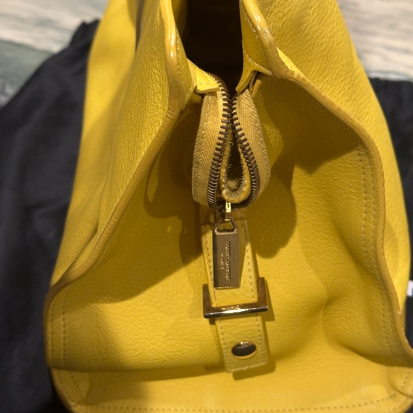 Yves Saint Laurent handbag - Picture 2 of 10
